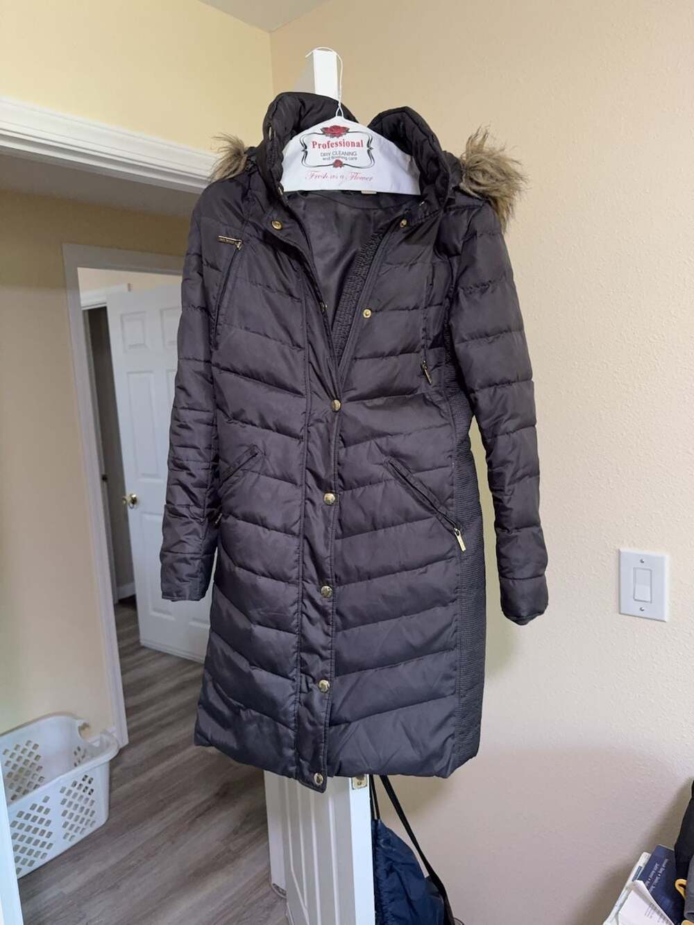 Michael Kors Women's Puffer Coat with Faux Fur Hood Black Size S